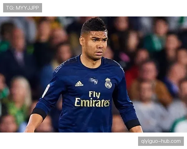 罗德里与卡塞米罗：顶级后腰在控制与硬度上的核心差异分析