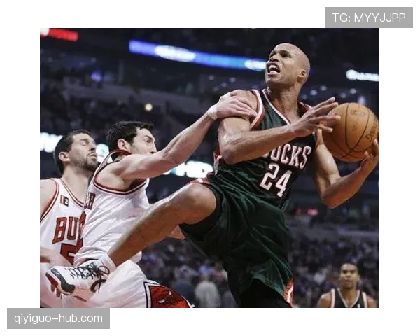 犯规次数限制规则解析：NBA与FIBA有何不同？